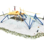 Klettergerüst Isarfloss mit Holzladung mit lasierten Kletterstämmen und vielen Kletternetzen als Wellen bzw. Stromschnellen