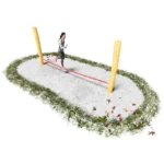 Spiel- und Fitnessgerät Slackline aus Herkulestauen, zwischen zwei vertikalen Robinienpfosten in niedriger Höhe gespannt