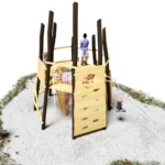 Spielturm aus Robinienholz, thematisiert als Vulkan. schwarze, leicht schräge gestellte Standpfosten, innenliegend ein umlaufender Steg um den Krater. Im Krater ein rotes Kletternetz als Aufstieg. an allen 8 Außenseiten verschiedene Auf- und Abstiege: hier Seite Kletterwand, Rutschstange und Doppelrutschstange im Vordergrund