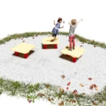 Anordnung von 3 Wackelpodesten aus Robinienholz auf drei roten Schwingfedern hintereinander. Ein Mädchen springt auf der mittleren Federplattform herum. auf dem letzten steht ein Junge mit erhobenen Armen, um sie aufzufangen